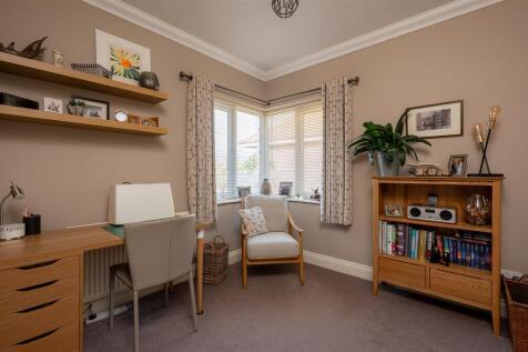 BEDROOM/OFFICE
