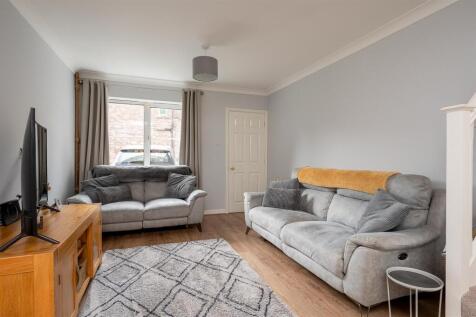 12 Rosecroft Way-9.jpg