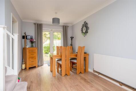 12 Rosecroft Way-8.jpg