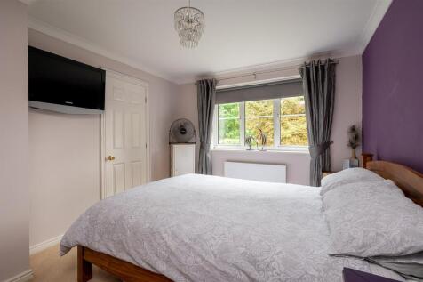12 Rosecroft Way-4.jpg