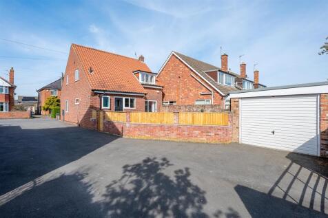 GARAGE &amp; PARKING
