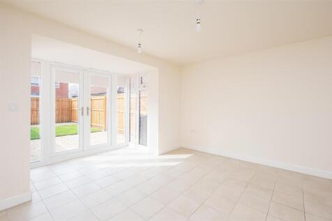 OPEN PLAN LIVING SPACE