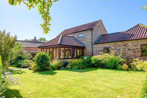 GARDEN &amp; REAR VIEW