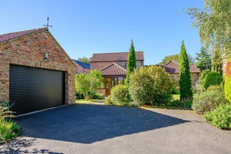 PARKING &amp; DOUBLE GARAGE