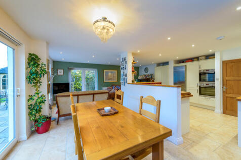 Open Plan Kitchen/Diner/Family Room