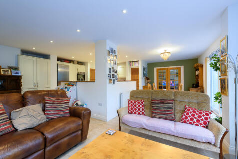 Open Plan Kitchen/Diner/Family Room