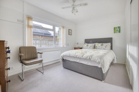 Primrose Corner, Street-20