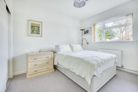 Primrose Corner, Street-21