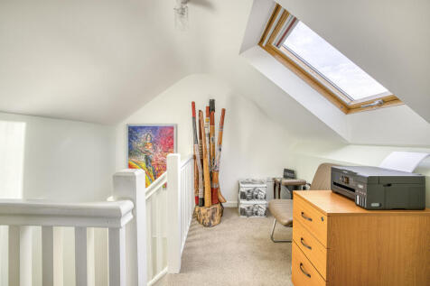 Primrose Corner, Street-23
