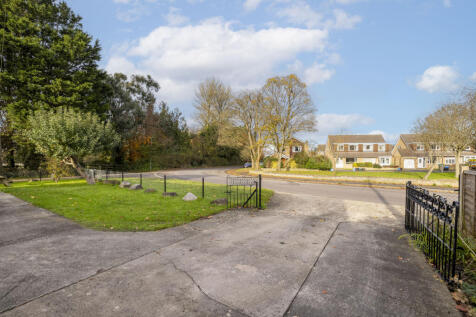 Primrose Corner, Street-5