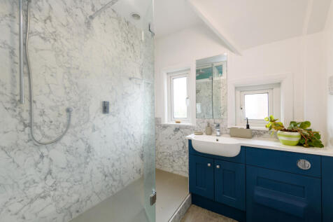 Family Shower Room