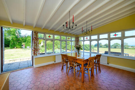 Garden/dining room