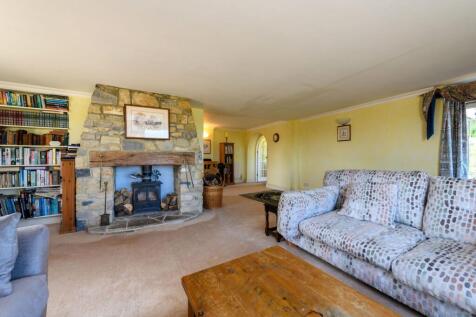 Sitting room and fireplace