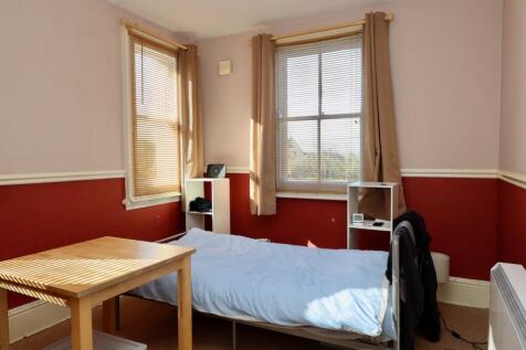 Flat 5 bedroom