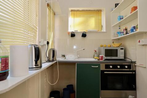 Flat 5 kitchen