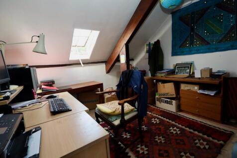 Flat 1 2nd attic bedroom