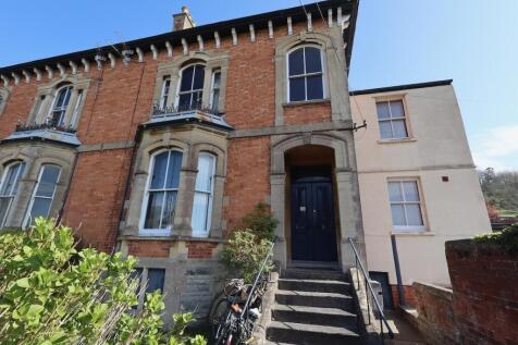 Entrance flats 2 and 4