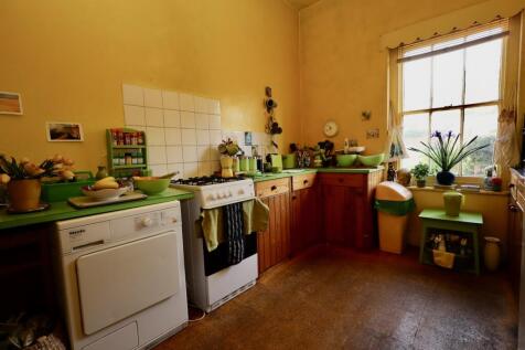 Flat 2 kitchen