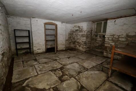 Flat 1a basement
