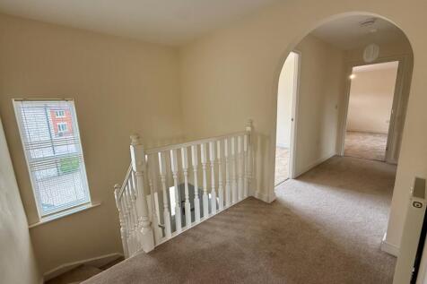 First floor landing.jpeg