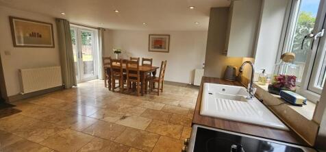 TheCottageHeddingtonKitchen.Diner.jpg