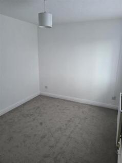 Bedroom 1.jpg