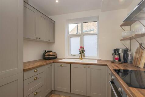 031225   55 Langley Road Chippenham     010.JPG