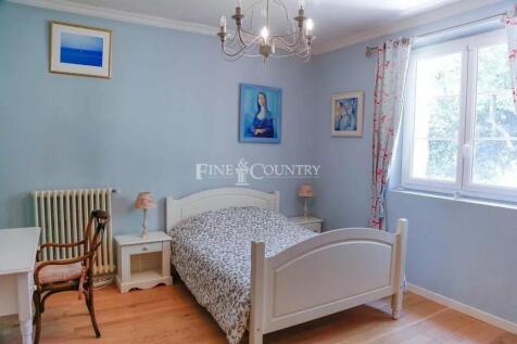 Bedroom Wooden floor Chandelier