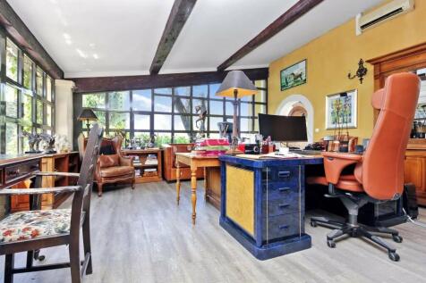 Study Wooden floor