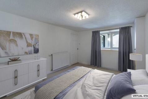 Staged:groundbedroom