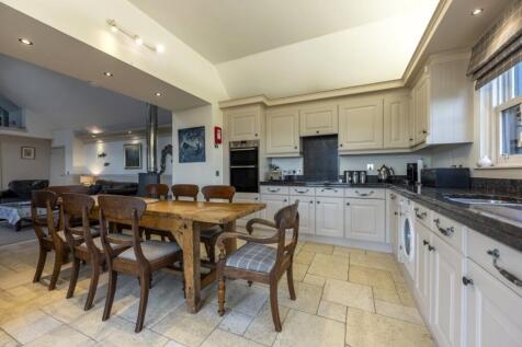 Dining/Kitchen