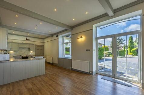 Dining/Kitchen