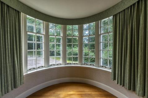 Curved Bay Window