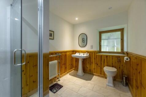 Lower Flr Showerroom