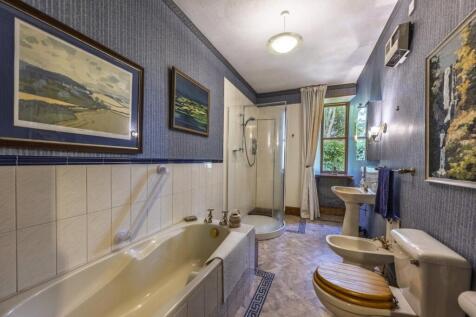 Groundfloor Bathroom