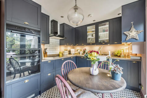 1364371-15-68e7a5...