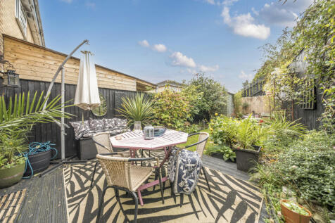 1364371-7-68e7a57...