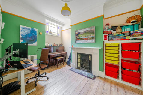 1350486-3-68d2733...