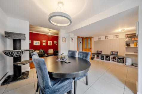 1386733-11-6932e3...