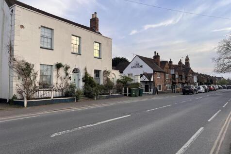 Ripley High Street.jpg