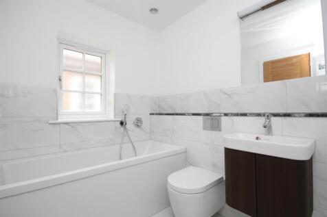 ensuite bath.JPG