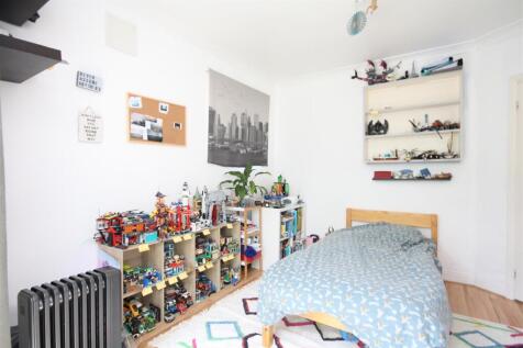 Bedroom 2 (2).JPG