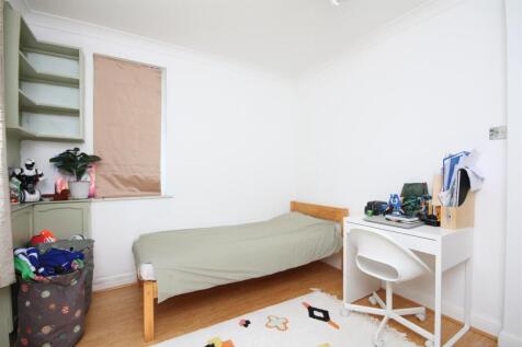 Bedroom 3 (2).JPG