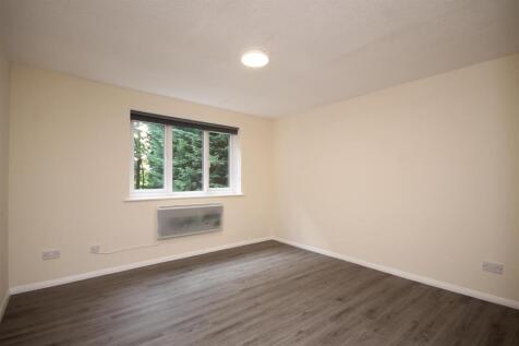 Bedroom 1.JPG