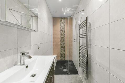Ensuite Wet Shower Room.jpeg