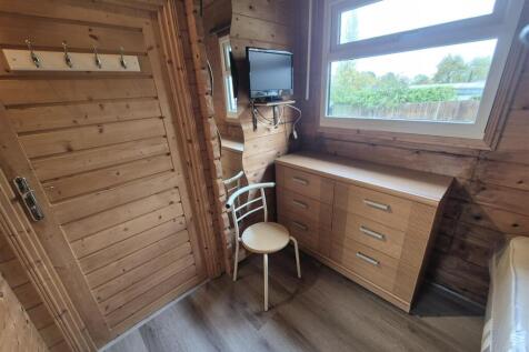 Bathroom Other Angle.jpg