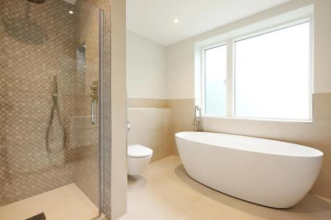 Bathroom 2.jpg