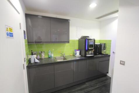 5 kitchen.JPG