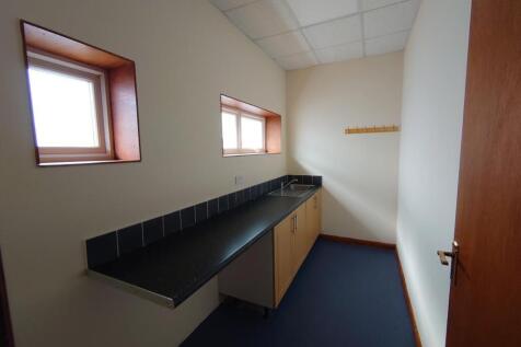 Unit 4 Westwood Court kitchen.JPG
