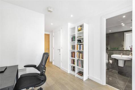 Hallway/Stuudy Area